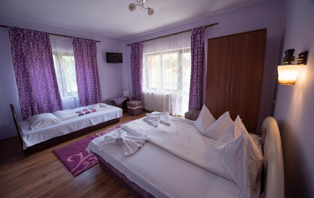 Dupa Apa La Razvan Sighetu Marmaţiei Exterior foto